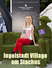 Ingolstadt Village am Karlsplatz/Stachus (Grasfashionista Foto von Juan Carlos Loza, hier abgebildet mit Schauspielerin und Model Noémi Matsutani)